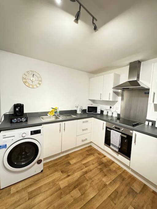 Luxury Cozy 3 Bed Apartment 5Mins From City - Free Parking! Nottingham Exteriér fotografie
