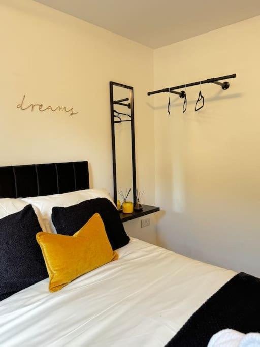 Luxury Cozy 3 Bed Apartment 5Mins From City - Free Parking! Nottingham Exteriér fotografie