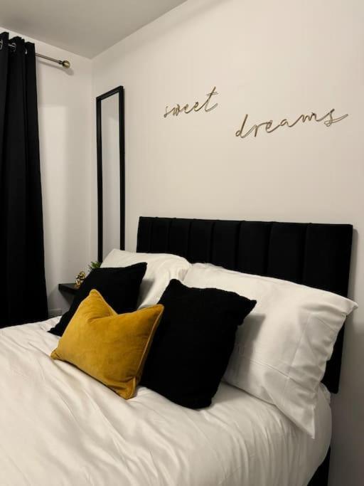 Luxury Cozy 3 Bed Apartment 5Mins From City - Free Parking! Nottingham Exteriér fotografie